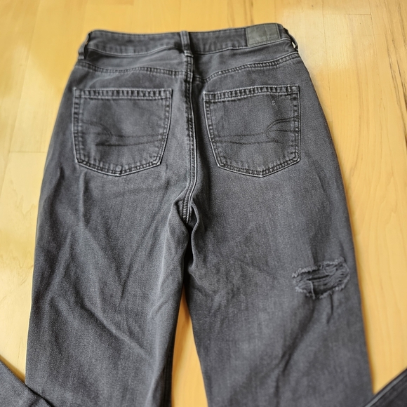 American Eagle Comfort Stretch Black Boyfriend Jeans Distressed Size 2 Regular - Picture 7 of 9